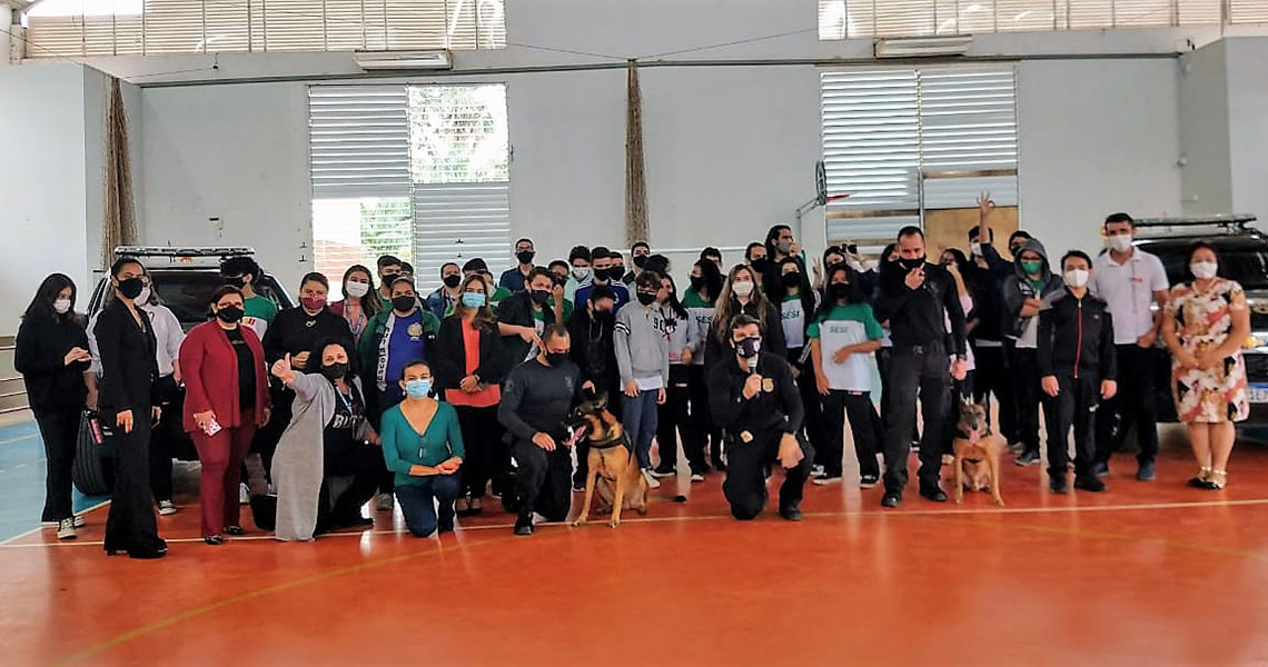 Escola SESI promove palestra de combate às drogas em parceria com a Polícia Federal 