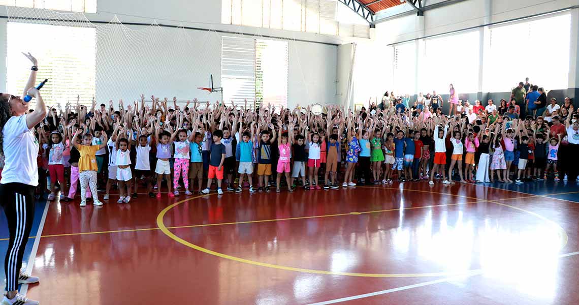 ‘Brincando com a minha família na escola’ é sucesso no SESI/AC