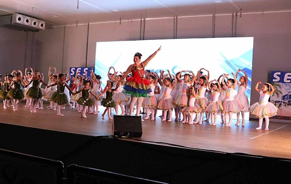 Espetáculo de balé do SESI encanta público ao contar história da Amazônia por meio da dança